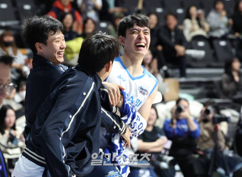 ungdaeng_3's tweet photo. "우승이 확정되고 형들이 막 달려오는데 너무 행복했다." 
ㅠㅠㅠㅠㅠㅜㅠㅠㅠㅠㅠ낭만이지스ㅠㅠㅠㅠㅠㅠㅠㅠㅠㅠㅠㅠ가좍이지스ㅠㅠㅠㅠㅠㅠㅠㅠㅠㅠㅠㅠㅠㅠㅠㅠㅠㅠㅠㅠㅠㅠㅠㅠㅠㅠㅠ https://t.co/wuLV4NP3WJ