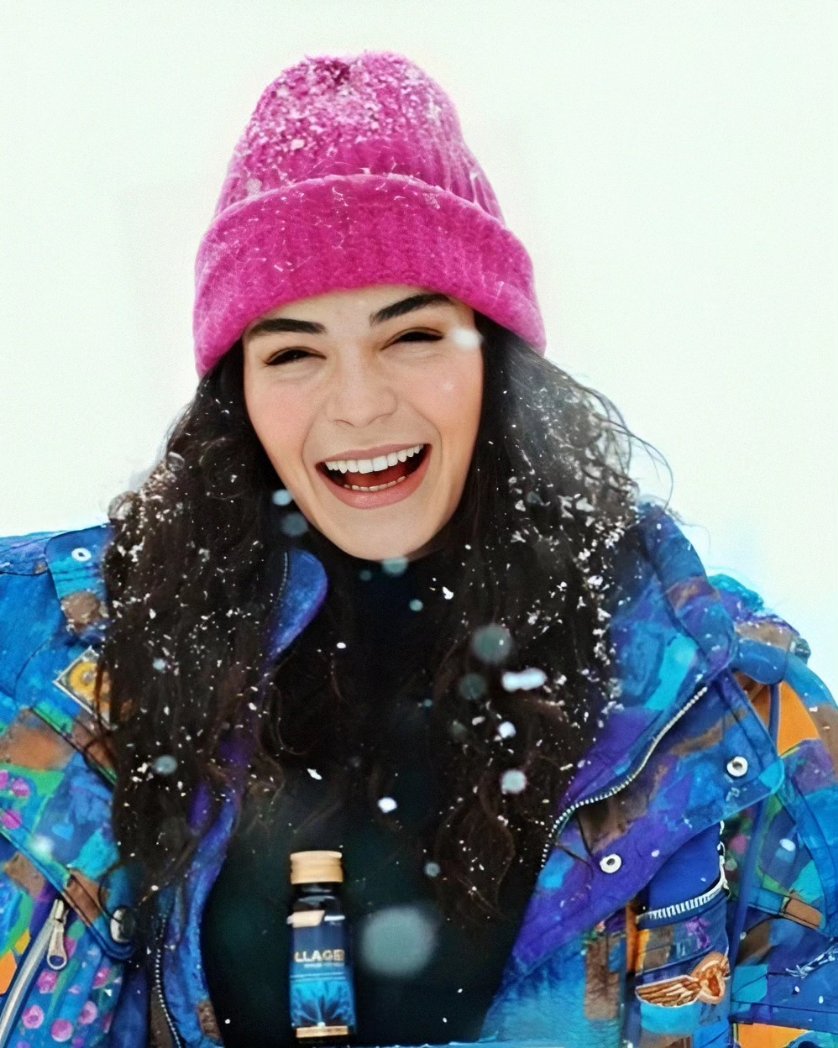 VusalaAliyeva9's tweet photo. ❄️🏂 Eylenceli anlar
#EbruŞahin #Sonw #Tbt https://t.co/RHjBn17dl7