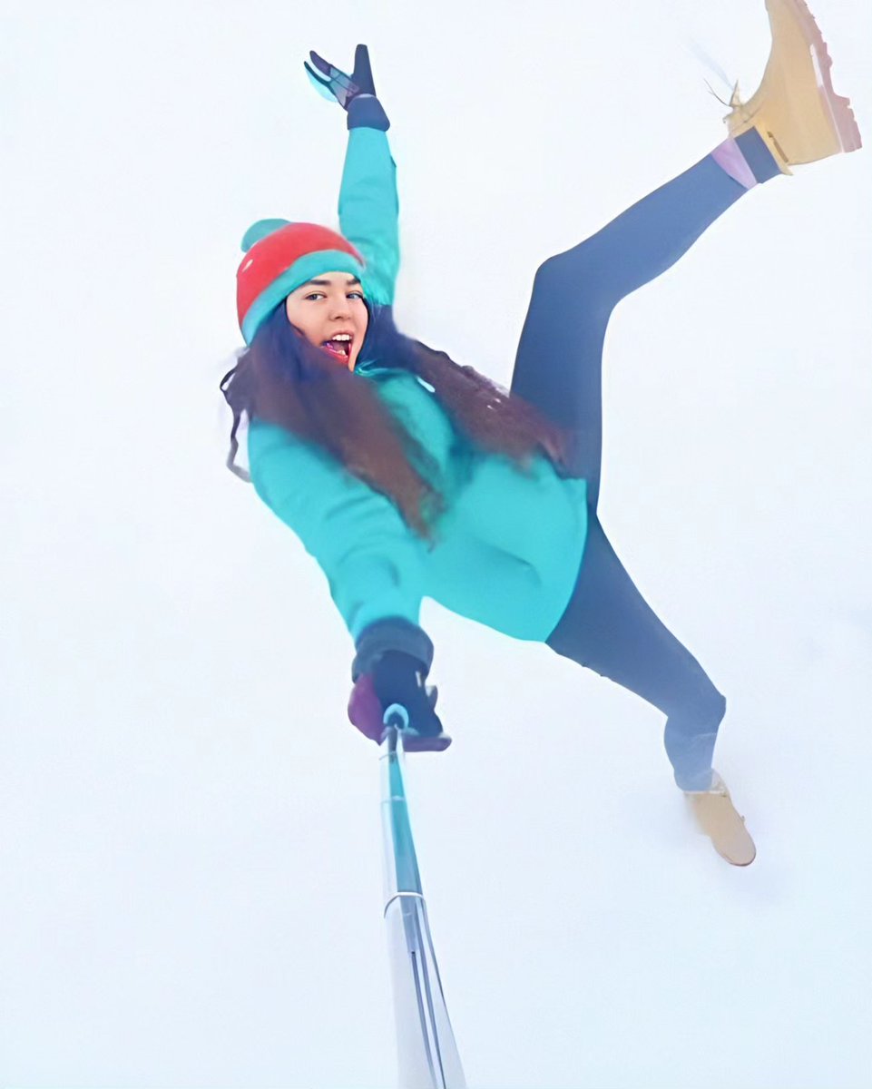 VusalaAliyeva9's tweet photo. ❄️🏂 Eylenceli anlar
#EbruŞahin #Sonw #Tbt https://t.co/RHjBn17dl7