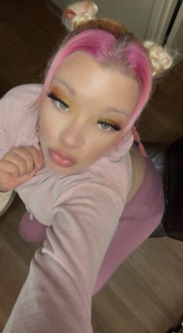 Hmu let&rsquo;s play  #pretty #girl #addme #ContentCreator  Instagram: xratedsnowie https://t.co/UkzBDlFye<a href="/tag/pretty"class="tags">#pretty</a><a href="/tag/girl"class="tags">#girl</a><a href="/tag/addme"class="tags">#addme</a><a href="/tag/contentcreator"class="tags">#ContentCreator</a>