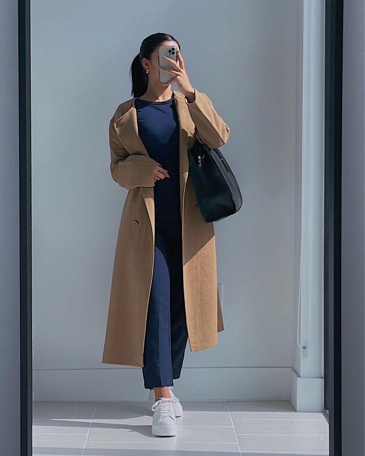 health__hub313's tweet photo. Men think women dress for them. We dress according to our waxing schedules, periods, mood swings, location, season, matching shoes &amp; bags, matching lipstick, availability of suitable underwear, occasion and good hair day. https://t.co/ZRvXE3cuXM