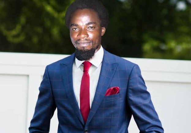 Législatives nationales : fier du combat mené, Jimmy Lumbu présente ses félicitations à l'honorable Eliezer Ntambwe pour sa brillante réélection à Lukunga. A cette occasion, Jimmy Lumbu remercie la population de Lukunga pr les suffrages exprimés au Capable Président de l'ACR