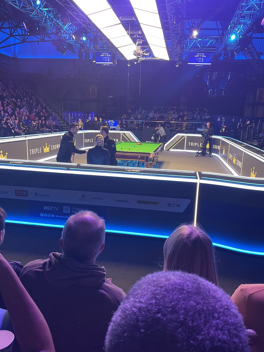 davidosully93's tweet photo. Annual #TheMasters Snooker tweet!! 

Three sessions, a 147 Mark Allen Q-Final maximum, a vintage Ronnie O’Sullivan S-Final masterclass and a determined Ali Carter S-Final performance! And every second person I met in Ally Pally was Irish! 

Home now in time to watch the final! https://t.co/itSpK2f71p