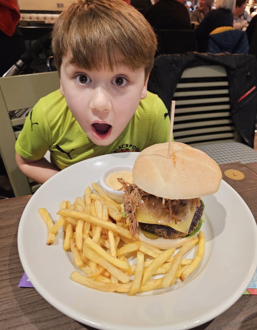 Claire Hull Naylor tweet media