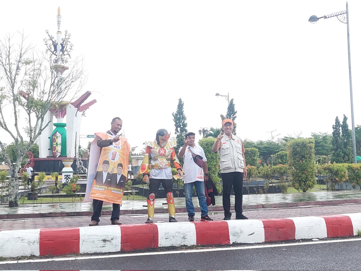 Flashmob PKS serentak Nasional
<a href="/PKSejahtera/">DPP PKS</a> <a href="/syaikhu_ahmad/">Ahmad Syaikhu</a> <a href="/aboebakar15/">Aboe Bakar</a> <a href="/aniesbaswedan/">Anies Rasyid Baswedan</a> 

coblosPKS PKSAniesMenang