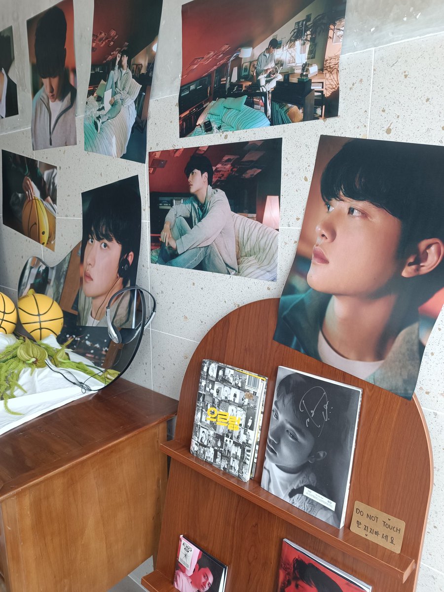 mtwddh's tweet photo. went to d.o's cupsleeve event today with @Aerie_Ness and @linnnnnsss 💗💗
#I_Do_With_DO https://t.co/fYnlNDCNFJ