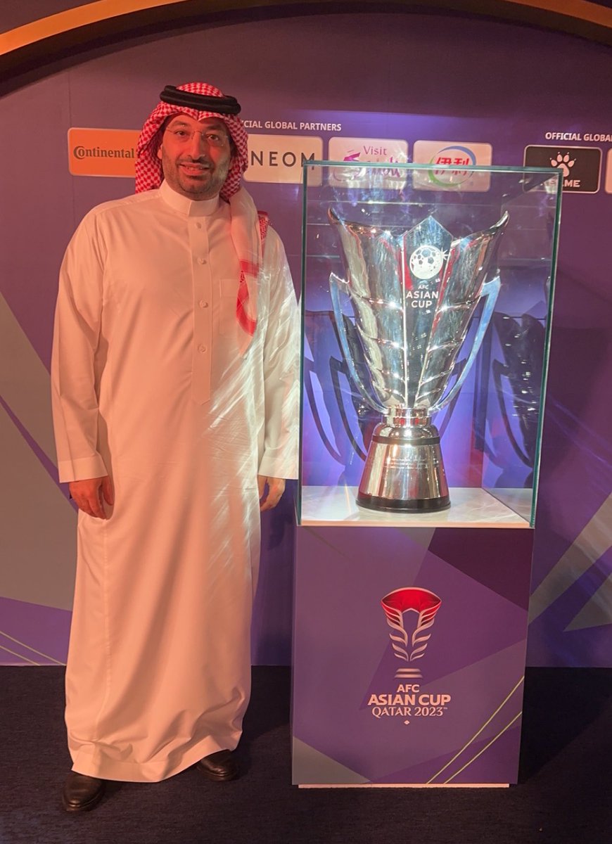 S5G's tweet photo. هذا الكأس غائب عن خزائن الأخضر لأكثر من 28 عام .. سيعود بمن يرتدي القميص وبتكاتف المجموعة ودعم السعوديين والمحبين للصقور.
لن يعود بفضل لاعب ولن يبعدنا عنه لاعب 

ادعموا الاخضر فهذا وقت الصقور وليس وقت أندية ومشجعين متعصبين لأنديتهم. 

#الاخضر_ينادينا 
#كأس_اسيا_2023 https://t.co/wz634wYXkr