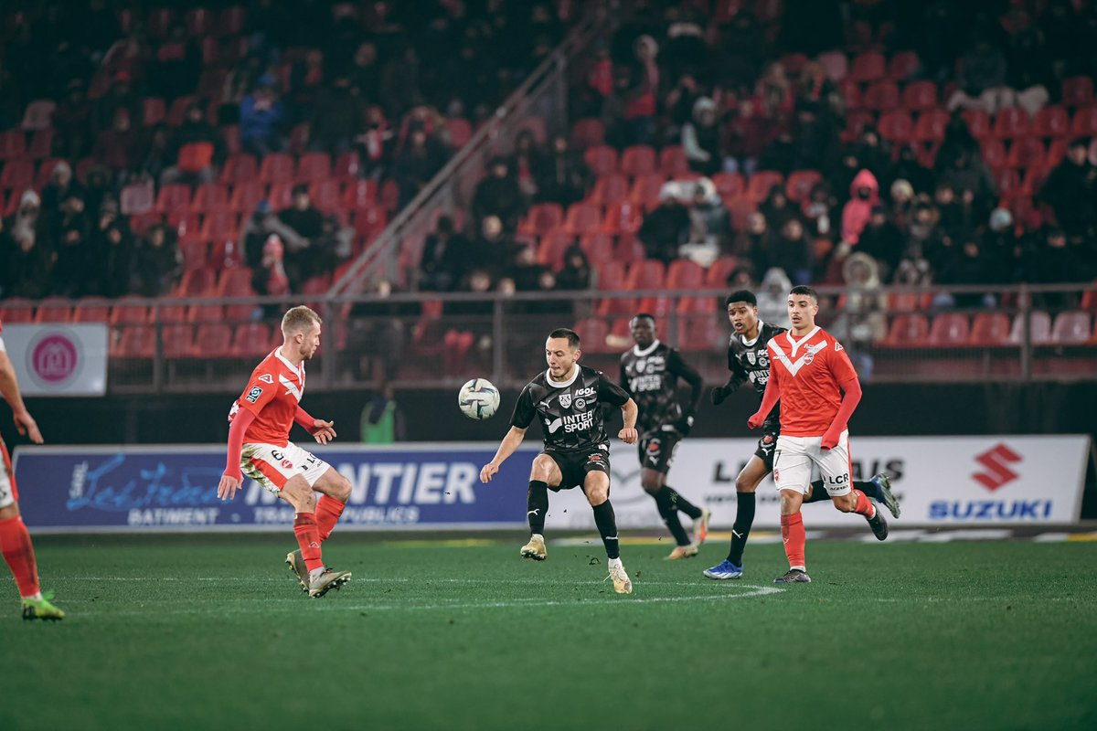 Confirmation de l'esprit combatif de notre groupe de l’<a href="/AmiensSC/">Amiens SC</a>, avec cette victoire 0-1 à <a href="/VAFC/">Valenciennes FC 🦢</a> . Nos joueurs ont su s'imposer, dans un match important pour le maintien. Félicitations à eux et au staff. B.Joannin