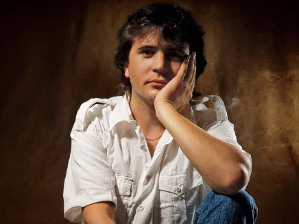sale_gose's tweet photo. AUJOURD'HUI, dimanche 14 janvier 2024, cela fait 38 ans que Daniel Balavoine est mort.
né le 5 février 1952 et mort le 14 janvier 1986

"Un seul enfant qui meure de faim est une insulte à l'humanité." Balavoine 
Tu nous manques ! 🖤 https://t.co/1vGIGbAGlj