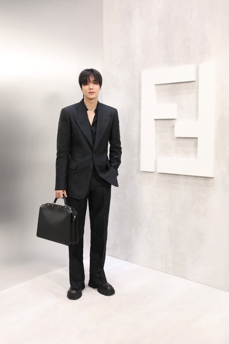 #FendiAmbassador <a href="/ActorLeeMinHo/">Lee Min Ho</a> attended the #FendiFW24 show.