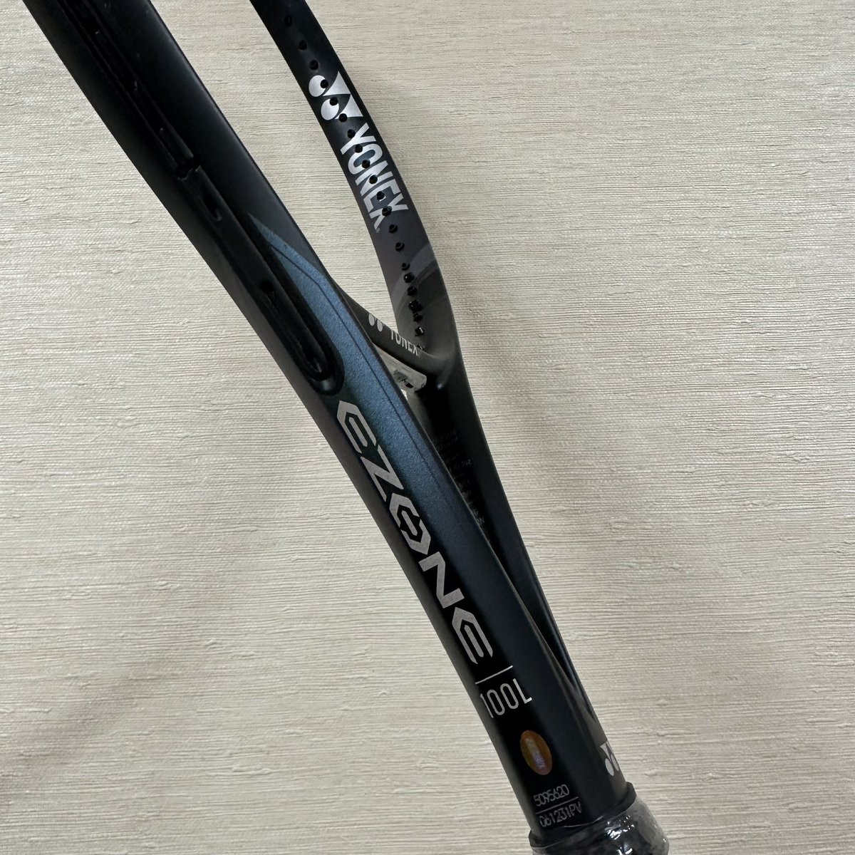 YONEX EZONEから新色が登場しました！！ EZONE100、EZONE100Lのアクア