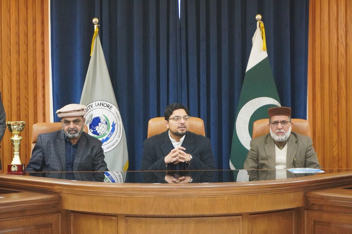 DrHussainQadri's tweet photo. لاہور: منہاج القرآن انٹرنیشنل کے صدر اور چیئرمین آغوش کمپلیکس پروفیسر ڈاکٹر حسین محی الدین قادری نے "انٹر سکول ہاکی ٹورنامنٹ" جیتنے پر آغوش کی ہاکی ٹیم سے خصوصی ملاقات کی۔ انہوں نے بہترین کارکردگی کا مظاہرہ کرنے والے کھلاڑیوں، ٹیم کپتان، ٹرینرز، کوچ محمد محمد افضل اور محمد یعقوب کو خصوصی مبارکباد اور نقد انعامات بھی تقسیم کیے۔ اس موقع پر ڈائیریکٹر آغوش کمپلیکس کرنل (ر) مبشر اقبال، پرنسپل تحفیظ القرآن محمد عباس نقشبندی اور ایڈمن مینیجر کیپٹن محمد رمضان بھی موجود تھے۔