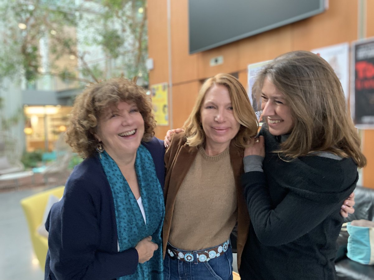 Braver le froid et la neige pour une journée de travail et de bonne humeur avec mon amie Nathalie de Broc et notre chère éditrice Clarisse Enaudeau, aux Presses de la Cité. Et une pensée émue pour le tiramisu de Milord Restaurant dévoré en trois cuillerées. A suivre...