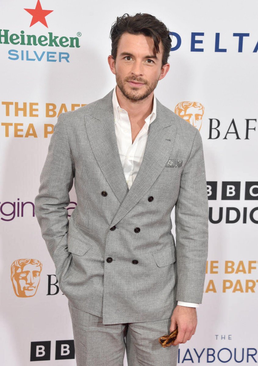 kdlavs's tweet photo. No Glasses or Glasses
He slays all 🔥

Jonathan Bailey at the #baftatea party at The Maybourne Beverly Hills ✨ https://t.co/pFxvcT7NJD