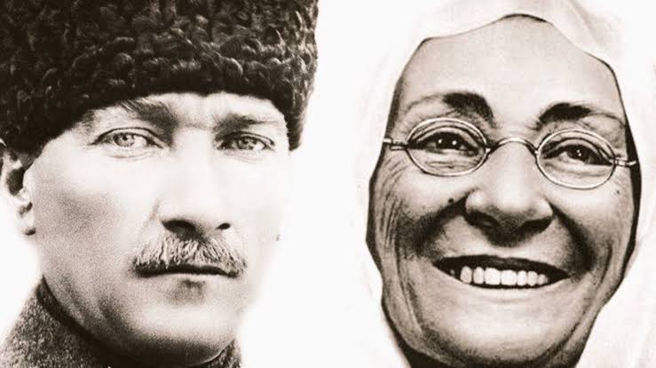 GenceKsK's tweet photo. Bugün dünyanın değişiminde büyük rolü olan bir kadının bir annenin ölüm yıl dönümü. 🇹🇷
#zübeydehanım annemizi saygı, sevgi ve rahmetle anıyorum. https://t.co/LSpRhFWZ8b