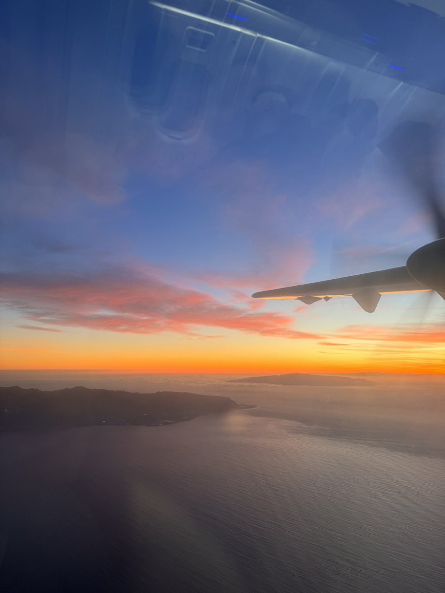 El primero del año
<a href="/BinterCanarias/">Binter</a> 
#volandoconbinter