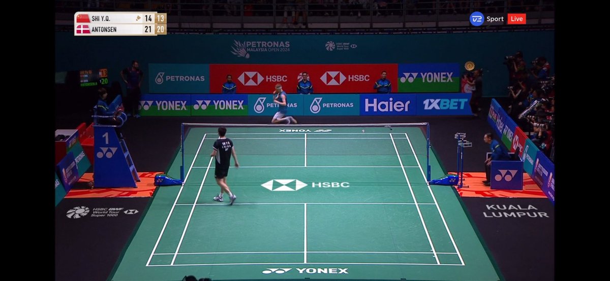 JanniMT's tweet photo. Sådan AA! 👑🏸🏆
#Super1000 #baddk https://t.co/RMRyo7Km6c