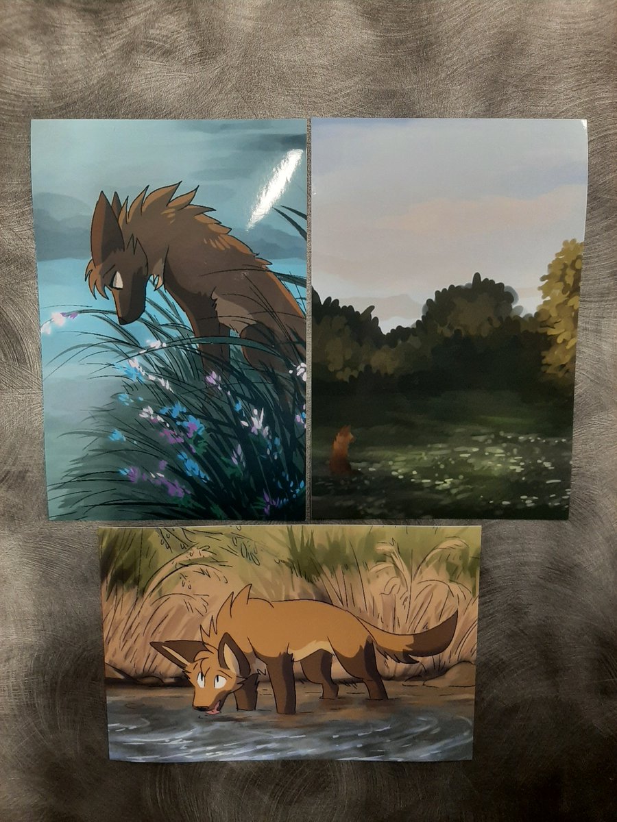 I'm very happy to have met @TheRoguez at her first FC! 💜 Got a set of beautiful and emotional prints. I like that they're printed on photo paper; it's as if they're nostalgic or melancholic photos of moments quietly captured, even though they're painted.