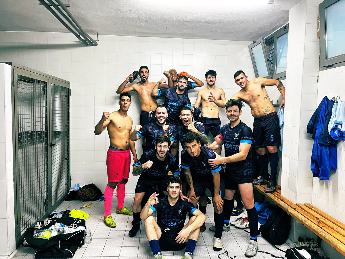 alejandroRodrim's tweet photo. Seguimos sumando de 3!!!
Contento de poder ayudar al equipo con el gol.🦅
@CDjuveniapozo https://t.co/CZqAi5QX3H