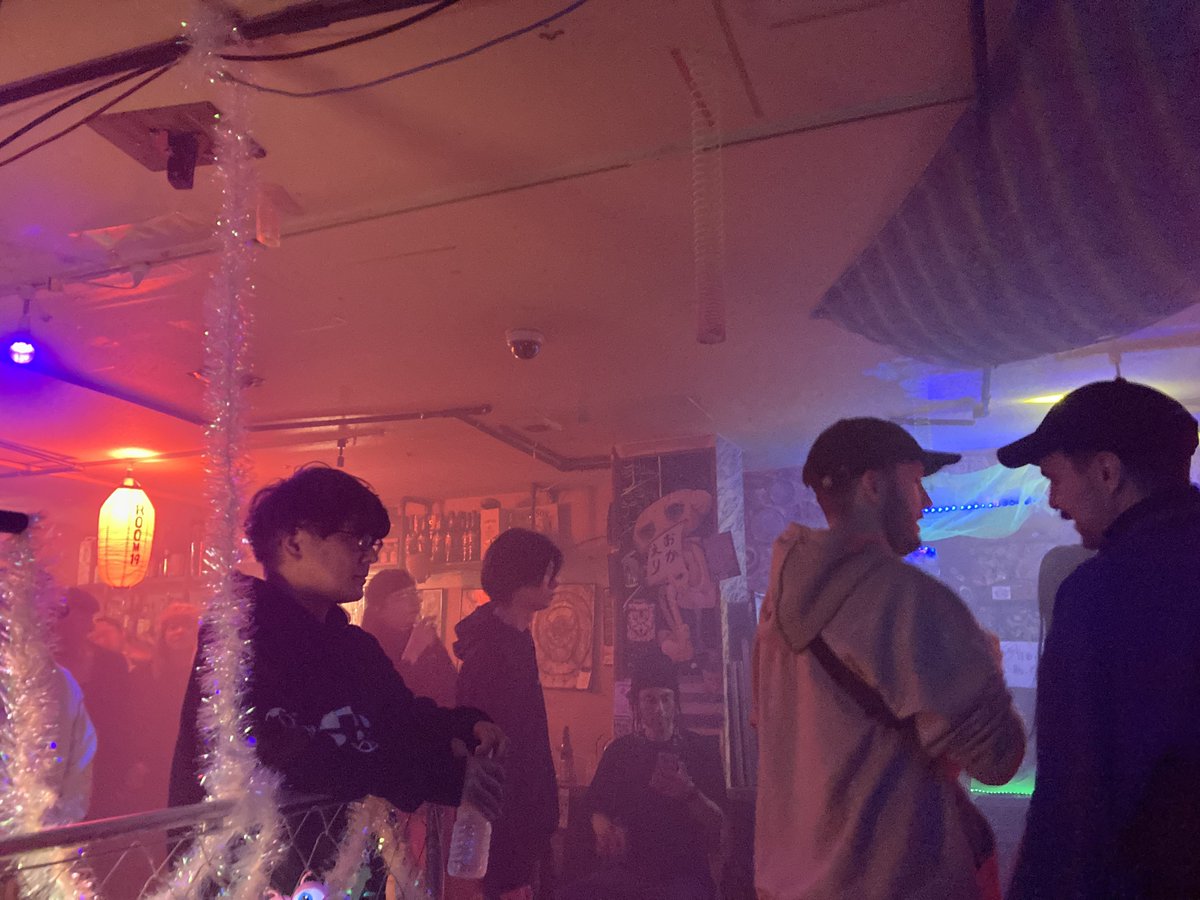 mat_res's tweet photo. #WAREROOM 4周年きてくれた皆様ありがとうございましたー!!
サイコー過ぎて時間一瞬で溶けました笑
色んな人がRAVEミュージックを繋がりに一晩、遊んで踊って喋って呑んでの自由な空間を見れて嬉しかったです🙂
UK RAVEは確かにここにあったね🇬🇧
5年目もオモロい事やってくから一杯遊びましょ〜✌️ https://t.co/2vIlOSAAO4