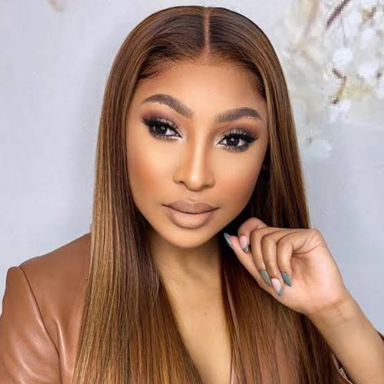 Ramulondo_DR's tweet photo. Enhle Mbali  is beautiful. Dispite of her difference with #BlackCoffee Lets give her flowers while she is alive Repost or like if you agree https://t.co/aodtXXylv1