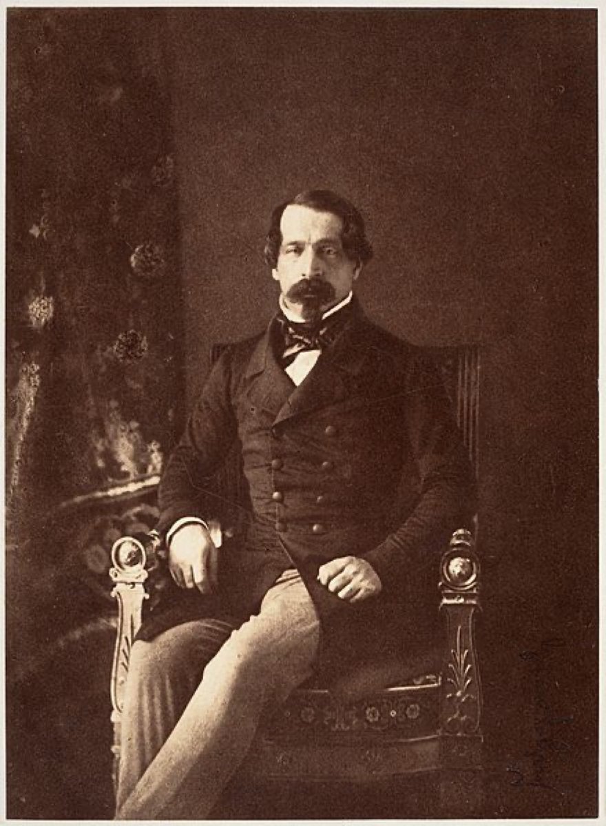 Le 14 janvier 1852, une nouvelle Constitution met un terme à la IIe République. Elle renforce les pouvoirs de Louis-Napoléon Bonaparte et prépare l’avènement de l’Empire.