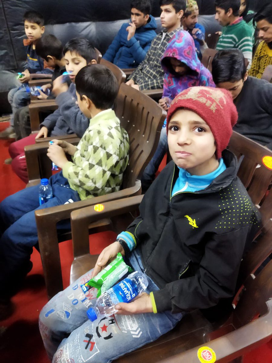 Devansh_IAS's tweet image. Today - movie screening for kids at Kiru area of Kishtwar…

Happy faces 😃

‘Bicycle days’ screened today through Kishtwar Infotainment center!!