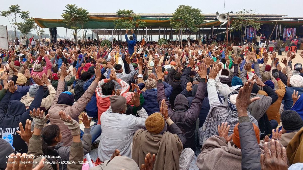 DSSNewsUpdates's tweet photo. Feel the devotion in the air! Disciples gather, immersing themselves in the divine vista and embracing the spiritual aura. #MSGBhandara
#IncarnationMonth #DeraSachaSauda https://t.co/zem9MlzgmL