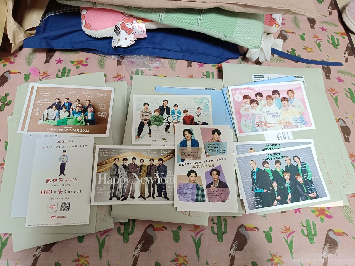 cjkbuffet's tweet photo. การ์ด จดหมาย ของขวัญปีใหม่ จากศิลปินมาแล้วจ้า https://t.co/OwC7jkY4kZ