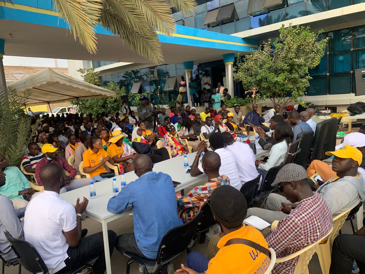PapeNdi60614337's tweet photo. Quelques images A.G UJTL National avec le Frère SG #Franck_Daddy_Diatta
La jeunesse est prête pour accueillir l'espoir du Sénégal🇸🇳
@KarimWade_PR ✌️
Fô léneu tolou AK séneu débat Nationa....?😊
Beugueu beuré beurè banieu beuré beuré😂
#karim2024
#kebetu
#Senegal
#UJTL https://t.co/fFbdnqDyvx