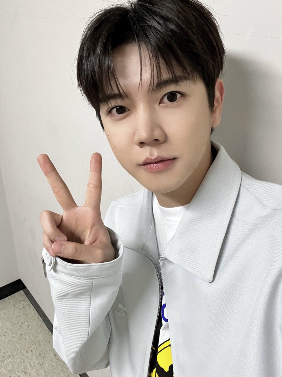 [#렌] 📸

240114 시즌그리팅 팬사인회 완료 ✨

봐도 봐도 또 보고 싶은 기적들과 함께한 행복했던 시간🥰 모두 조심히 들어가시고 맛있는 저녁 드세요🍽️

#REN #최민기 #CHOIMINGI