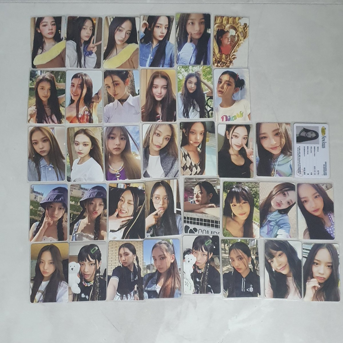 oz_219's tweet photo. 뉴진스 위버스 포카 양도 판매 

일괄 3.0
각각 0.1

newjeans photocard bag ver.
뉴진스 가방버전 앨범 포카 해린 혜인 다니엘 하니 민지 포카 공방 포카 블루북버전 백버전 위버스 a b c sell buy poca pc photocard wtb wts 쿠키 어텐션 하입보이 https://t.co/gQDnA97esW