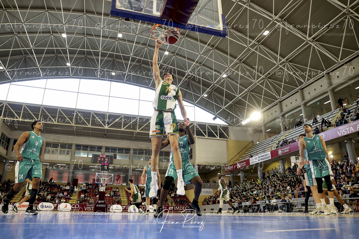 Que espectaculo el vivido hoy en Vistalegre entre el <a href="/CordobaCB/">Córdoba Club de Baloncesto</a> y <a href="/ucbcordoba/">UCB CÓRDOBA</a> que han ganado los locales con un triple sobre la bocina de <a href="/MaxiAndreatta1/">Maxi</a>