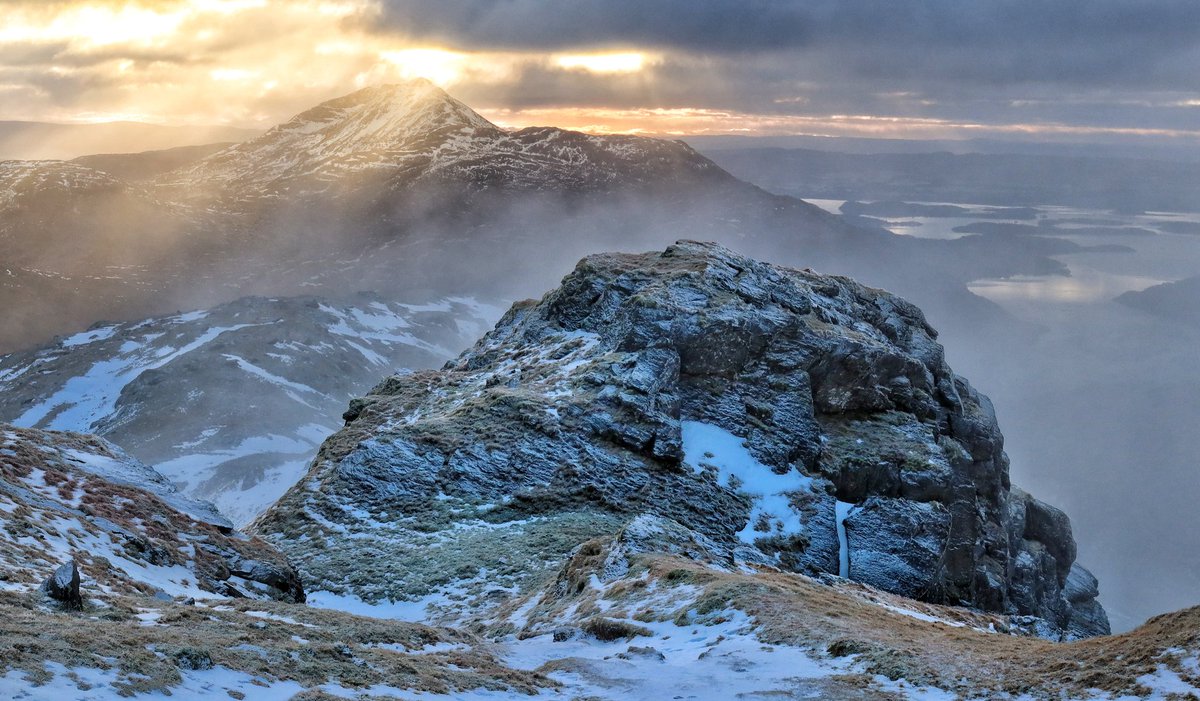 Tae_the_north's tweet photo. Today in three ... winter day on Ben Vorlich with gorgeous views back to yesterday and Ben Lomond #summitup @lomondtrossachs https://t.co/DBphjo8DOw