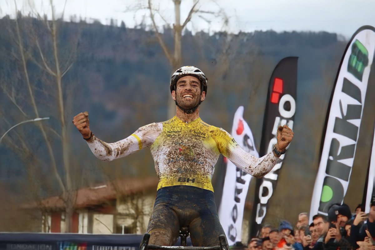 fciclismocv's tweet photo. #CECXAmurrio24 ¡Conseguido! 6º Campeonato de España CX para @felipeorts.
¡Enhorabuena!
#fccv #ciclismo https://t.co/KPWDI6NMsQ