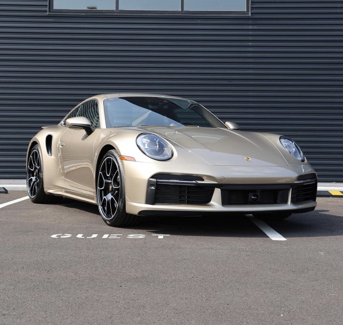 Paint-to-Sample Gold Bronze Metallic 992 Turbo S