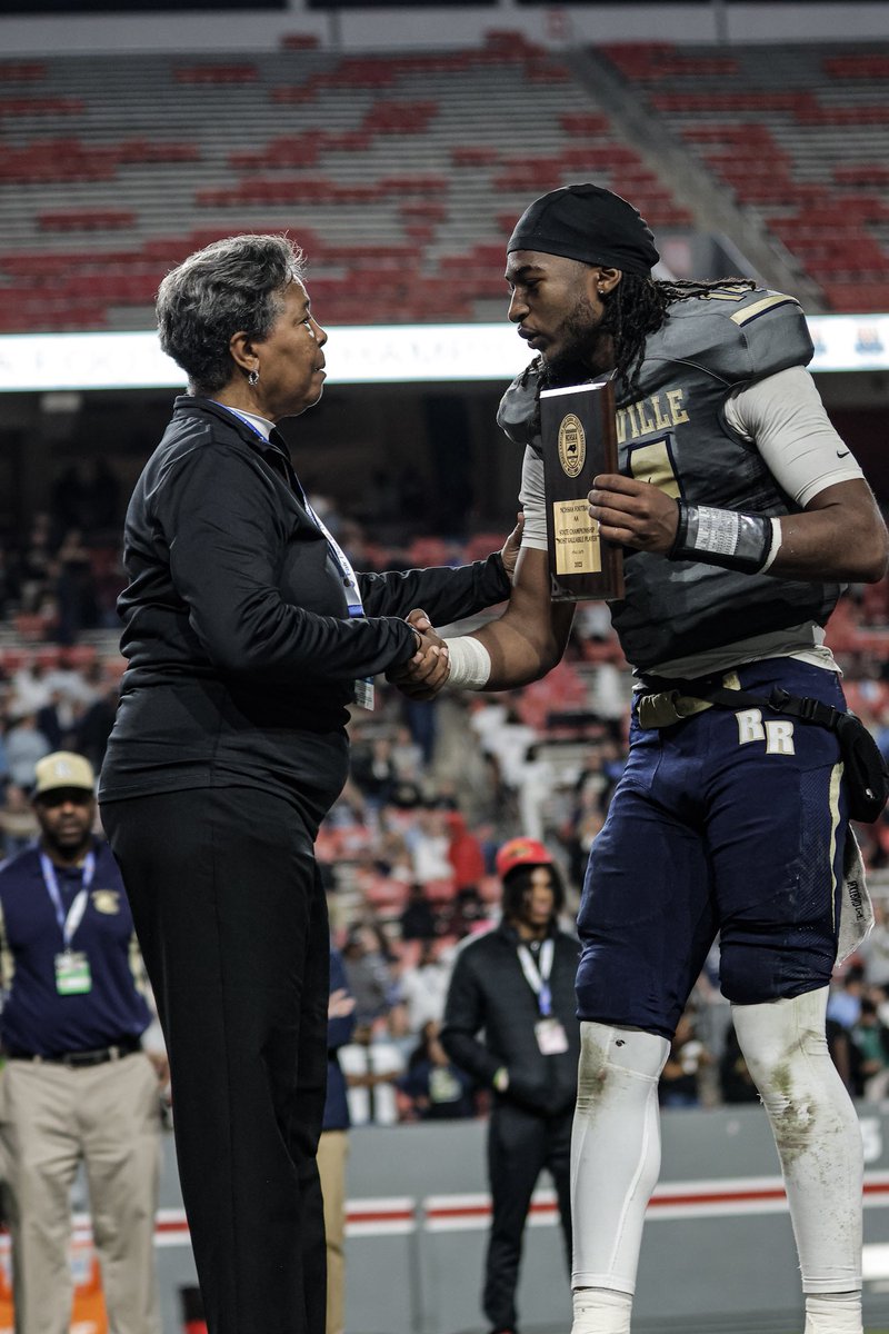 al_lee14's tweet photo. #AGTG I will be at @barton_fb tomorrow on an official visit !!!! Thank you @Coach_JVinson @FBCapitolOfNC @DAWGHZERECRUITS https://t.co/yaQpGdx8Wr