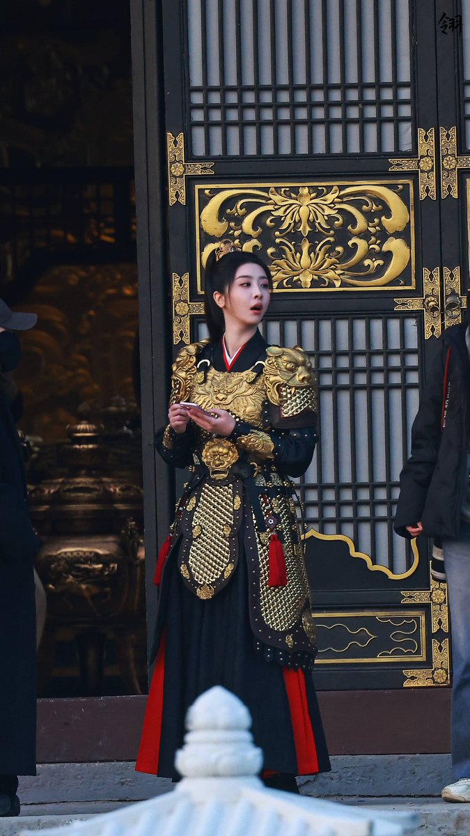 Ellie_Belliee's tweet photo. Xiaotang as General LuoMei for 'Kill Me Love Me' filming https://t.co/Q30Kdl7nfG