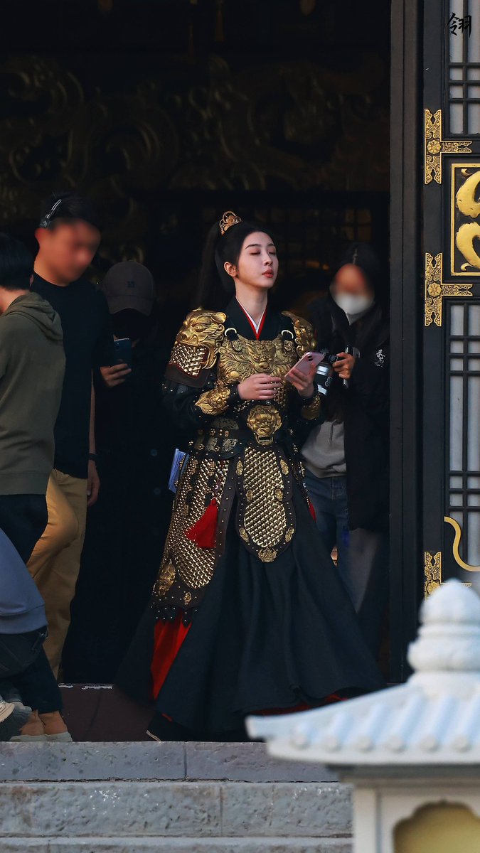Ellie_Belliee's tweet photo. Xiaotang as General LuoMei for 'Kill Me Love Me' filming https://t.co/Q30Kdl7nfG
