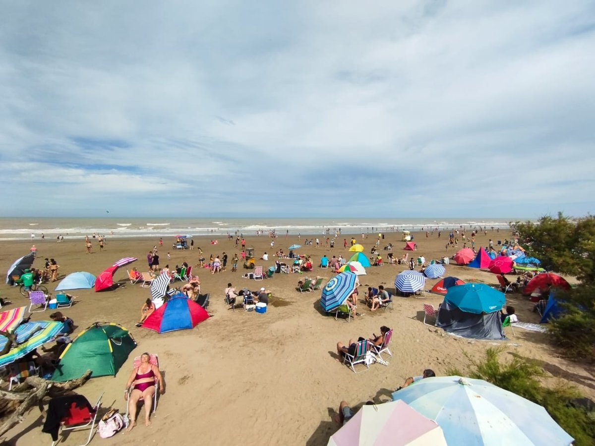 Algunas fotos de ayer Sábado...
Pronostico extendido hasta el día 23/1 que es lo que podemos ver nos informa que todos los días serán soleados ☀️☀️☀️☀️☀️
Tremendo viene Enero !!!
santateresita.com.ar