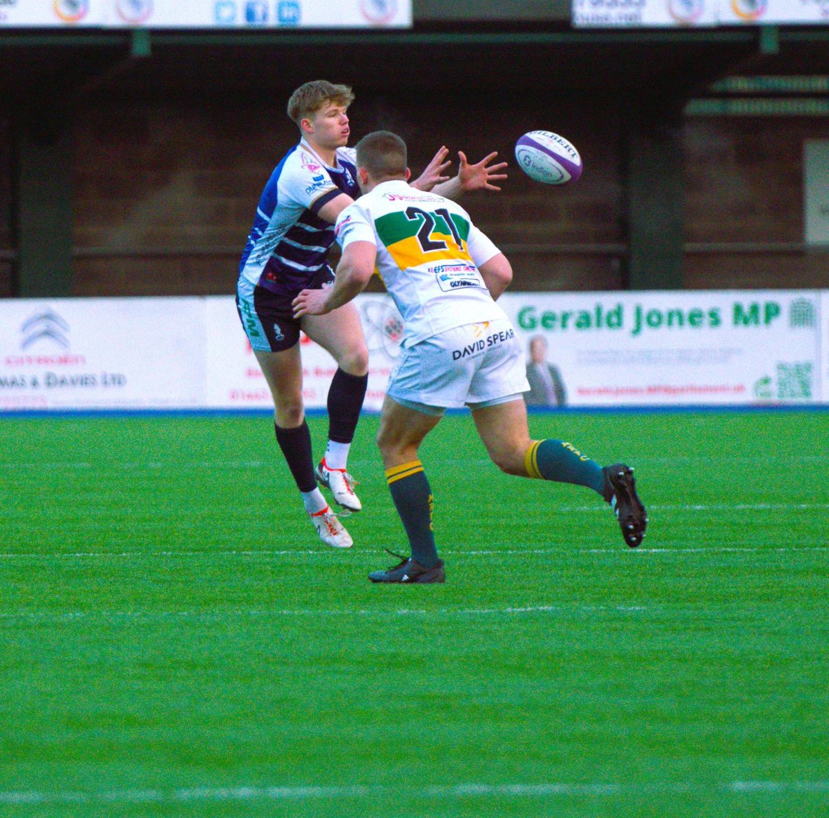 JaminHodgkins's tweet photo. Good to make my @bridgendravens &amp; @IndigoPrem debut on saturday 🔵⚪️ https://t.co/s1HLMsHhc0