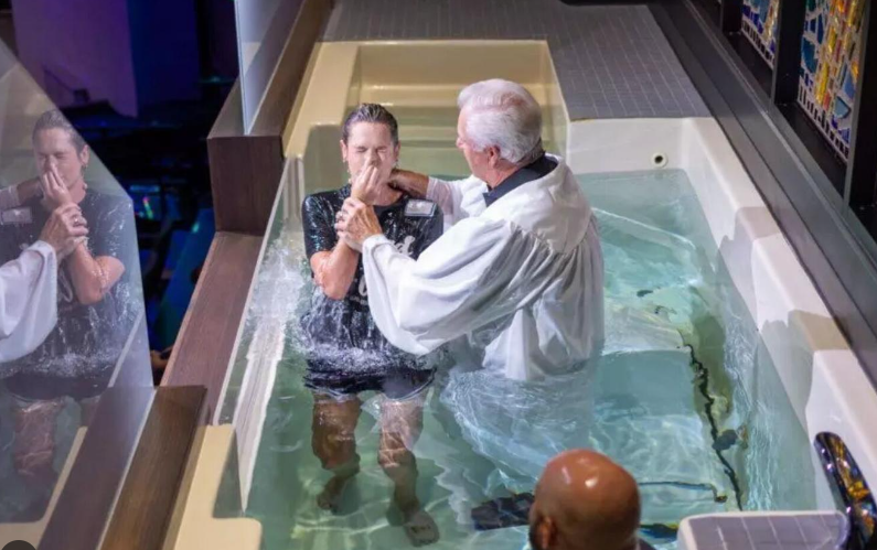 @kafransr @Morbidful Pastor Kyle Lake, 33 years old,