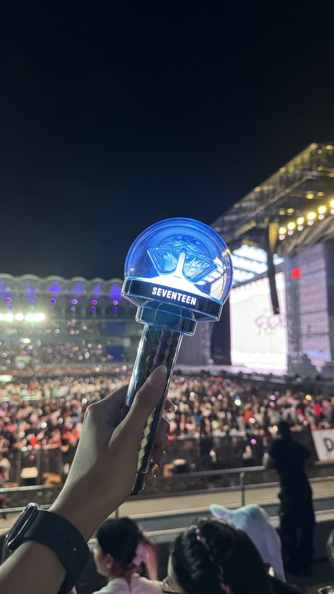 Megan Young tweet media