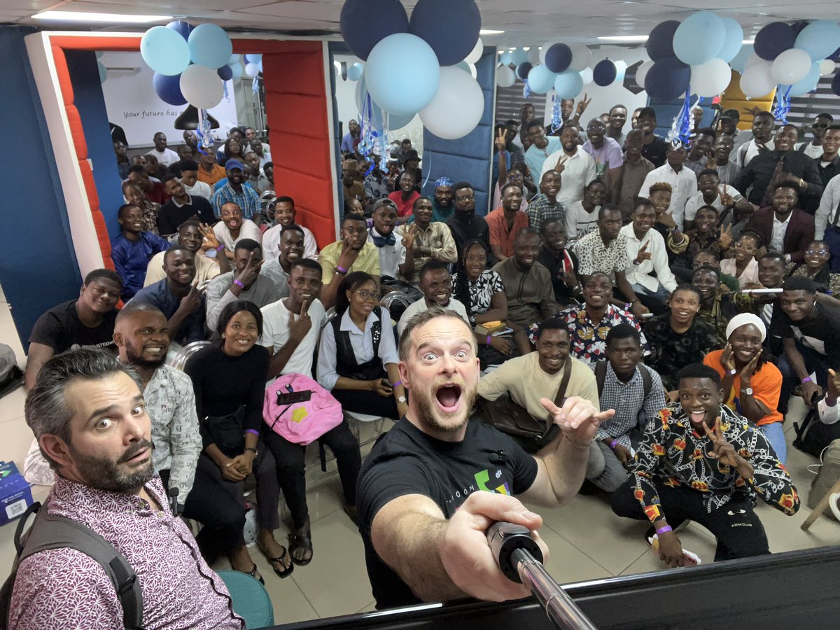 jbarbier's tweet photo. #ALX_SE 🇳🇬💙 session 2 🤗 https://t.co/4uTcHC0kEA