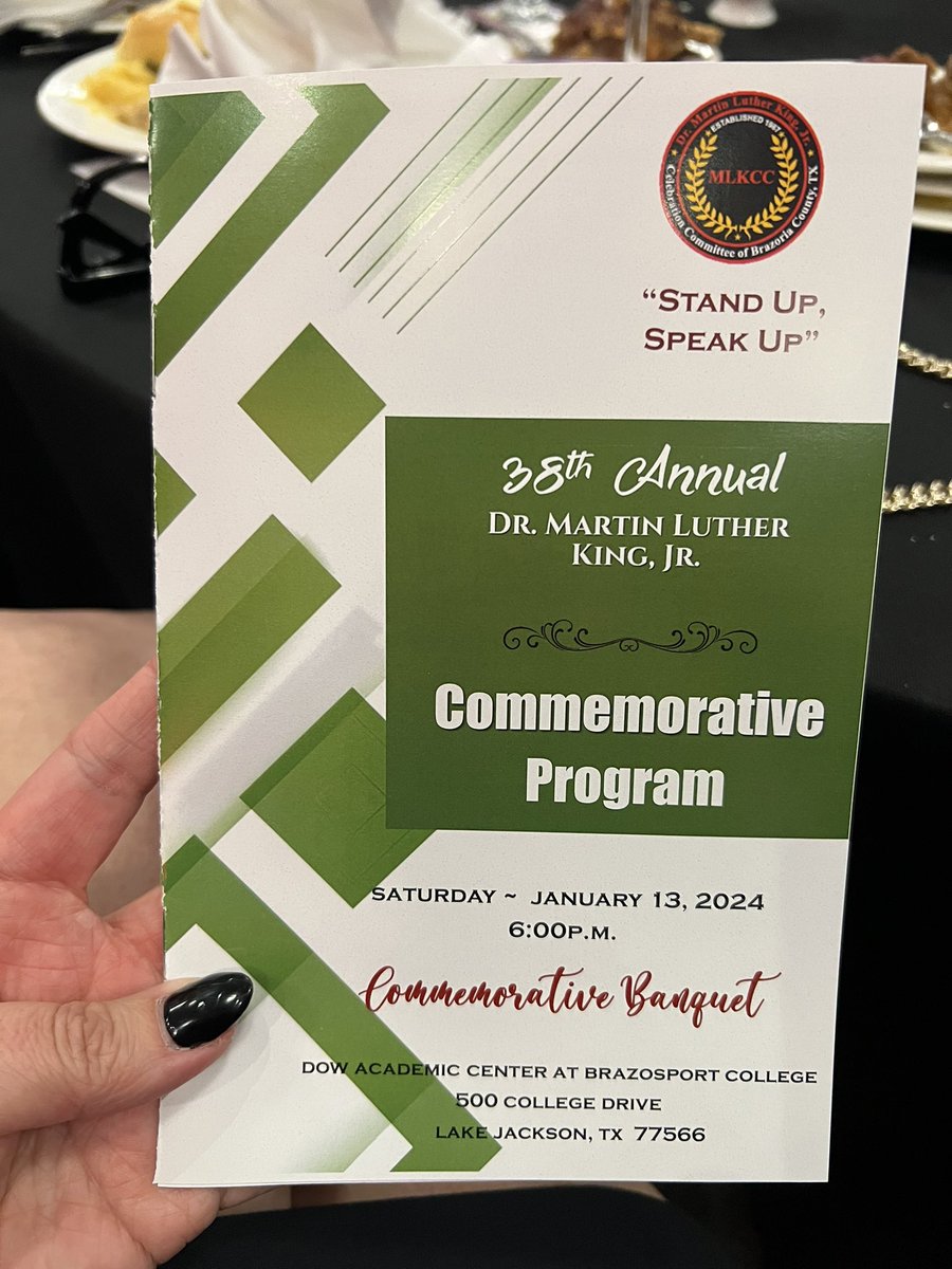 rachaelreads_'s tweet photo. The 38th Annual Commemorative Banquet of the Martin Luther King Jr Celebration Committee (and the first banquet in which I participated as a Board Member)!! It was a great night! #MartinLutherKingJr #CreatingtheChange #StandUpSpeakUp https://t.co/UwaQ48PESk