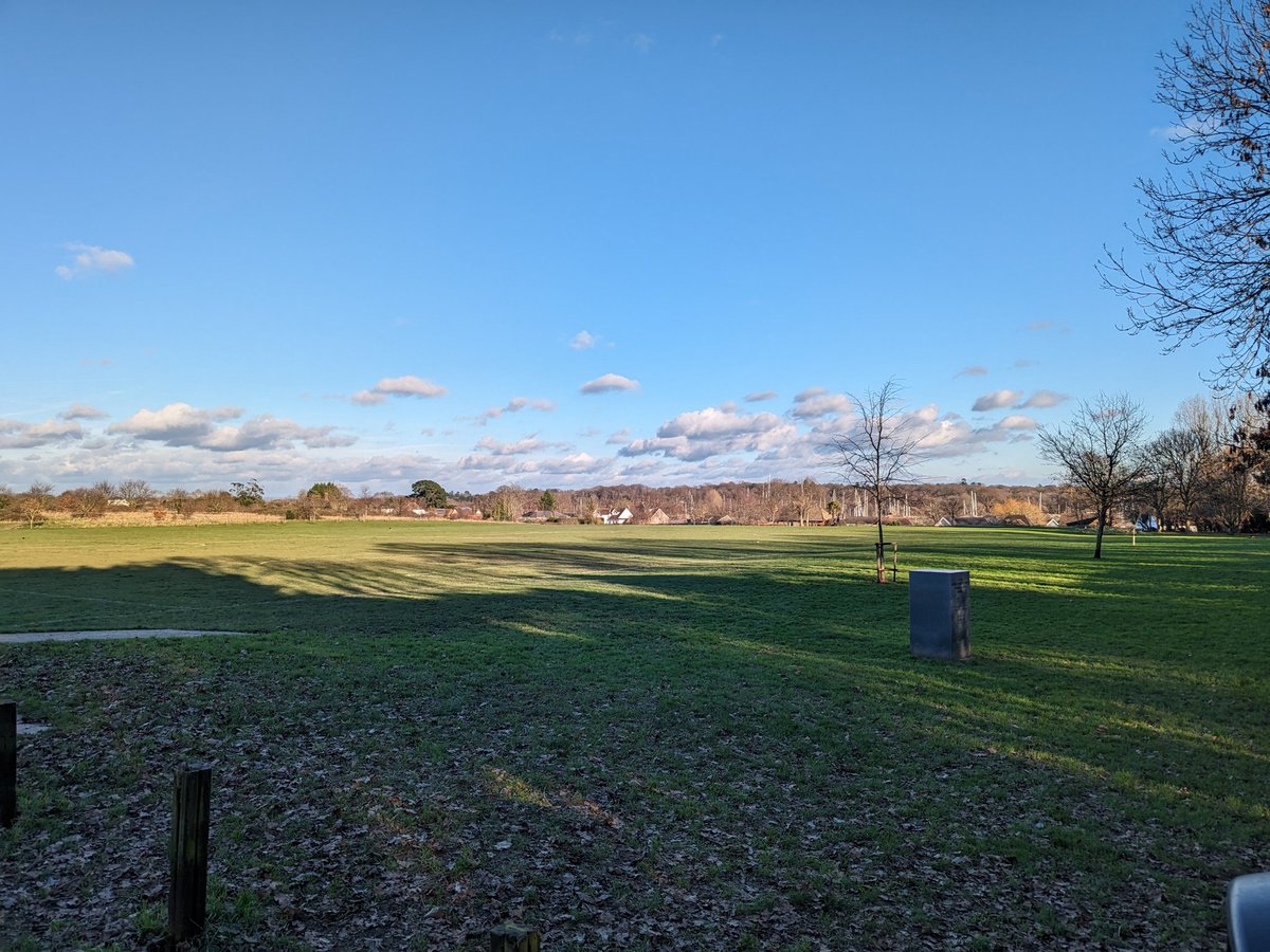 FullyFoldedold's tweet photo. Lovely sunny day in the UK 🌞
Shot on the Google Pixel Fold
#ShotonGoogle
#GooglePixel https://t.co/LKRsVEdVmS