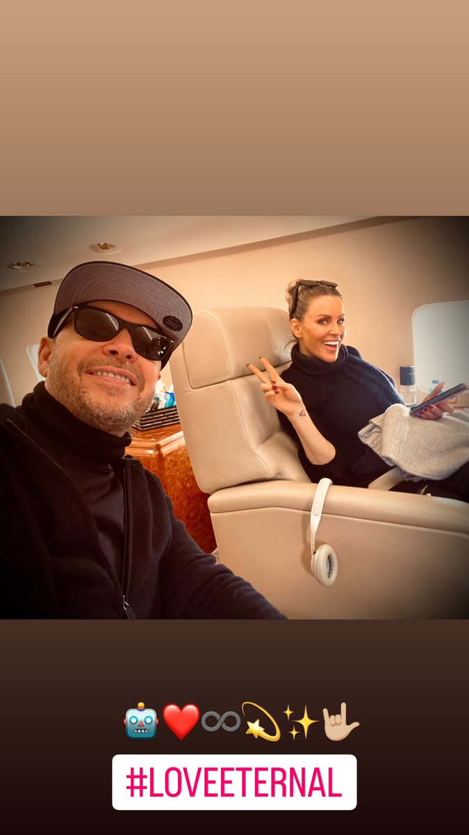 Donnie Wahlberg tweet media