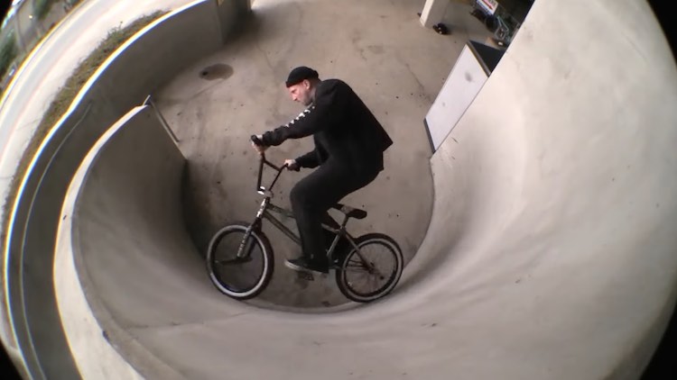 Robin Slootmaker - Loyal To The Soil

VIDEO: bmxunion.com/robin-slootmak…

#BMX
