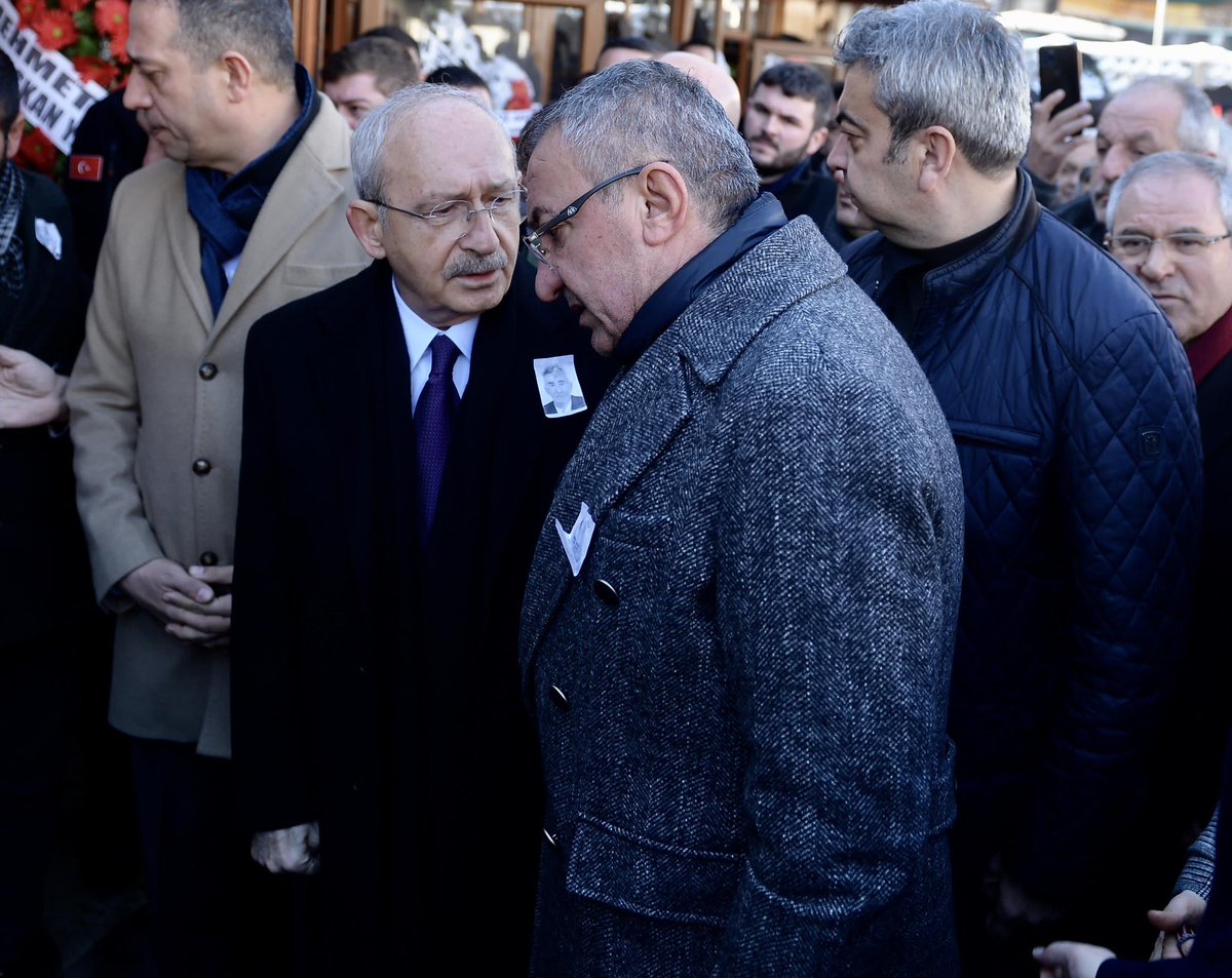 Yol arkadaşımız, İstanbul Milletvekilimiz Engin Altay’ın hayatını kaybeden kıymetli babası Kazım Altay’ı son yolculuğuna uğurladık. Kazım Altay’a bir kez daha Allah’tan rahmet, Altay ailesine başsağlığı diliyorum.