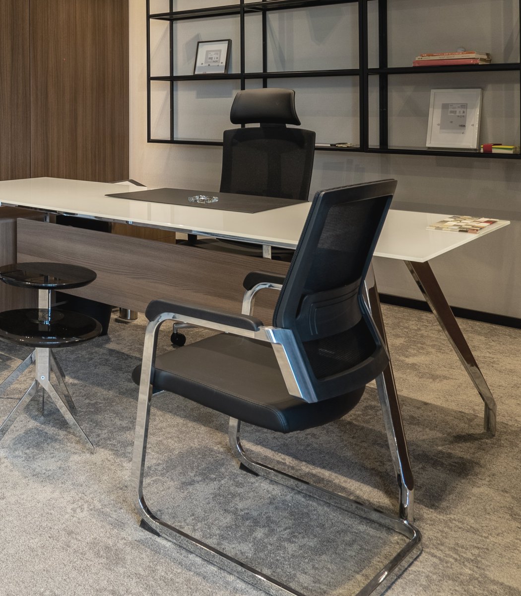IDesignStudioEG's tweet photo. Tailored for peak team efficiency and client impressions, our meticulously designed 𝐓𝐞𝐱𝐦𝐚𝐫 offices seamlessly merge innovation with functionality💼
Follow us for more 𝐈𝐜𝐨𝐧𝐢𝐜 projects.
#interiordesign #architecture https://t.co/wEet5OolcT